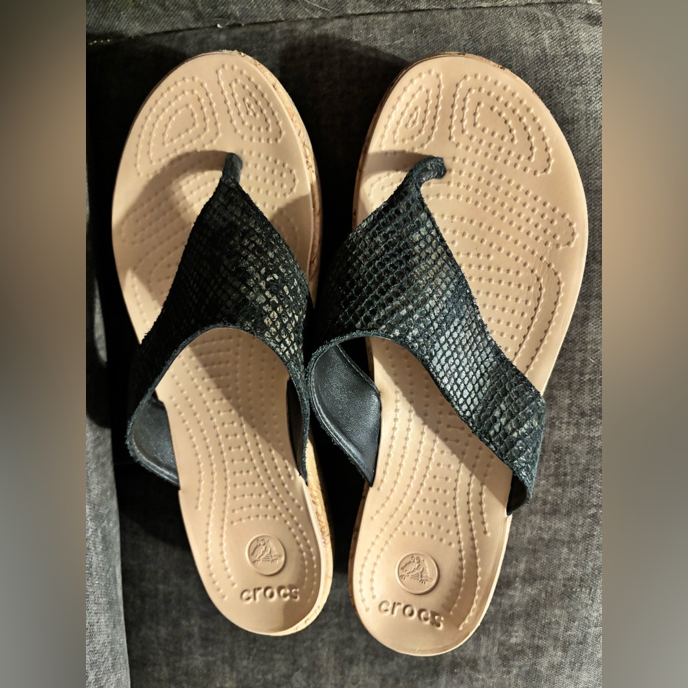 Crocs A-Leigh Black Snake Women Size 10 Cork Wedge Flip Flops Thong Sandals